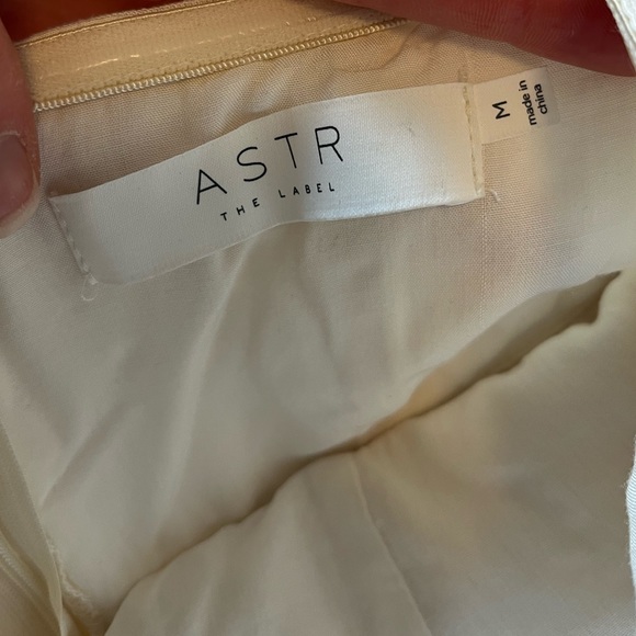 ASTR The Label Mara Tie-Front White Linen Jumpsuit Size Medium - Picture 4 of 7